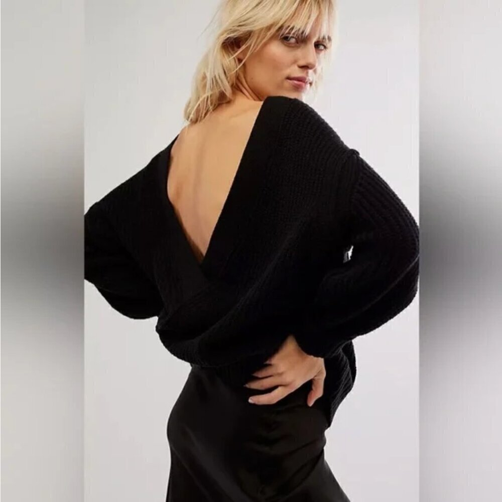 NWT We The Free Still A Fan Pullover Sweater Low Back Black Sz XS